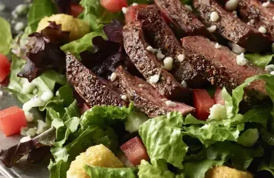 7-Pepper Sirloin Salad at LongHorn Steakhouse